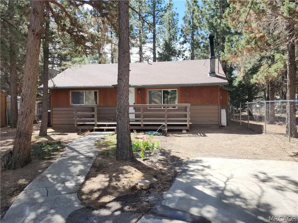 532 Meadow Ln, Big Bear City, CA 92314