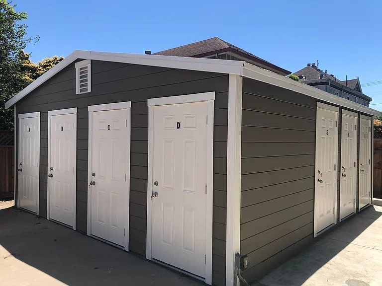 2060 San Antonio Ave — Photo 8