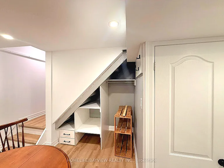 110 Woodpark Pl #BASEMENT — Photo 5