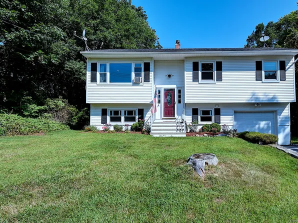87 Oak Hill Road, Montville, CT 06370