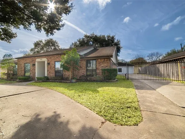 5835 S Braeswood Blvd, Houston, TX 77096