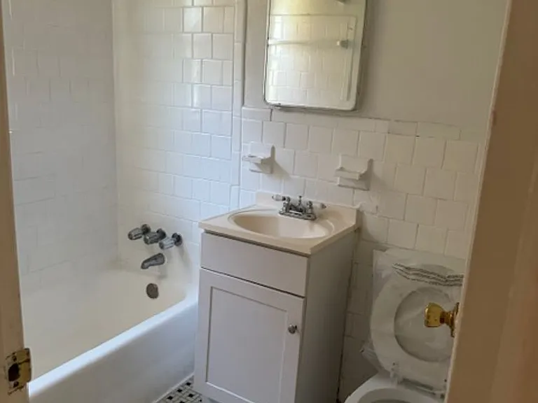 427 Burbank St SE — Photo 6