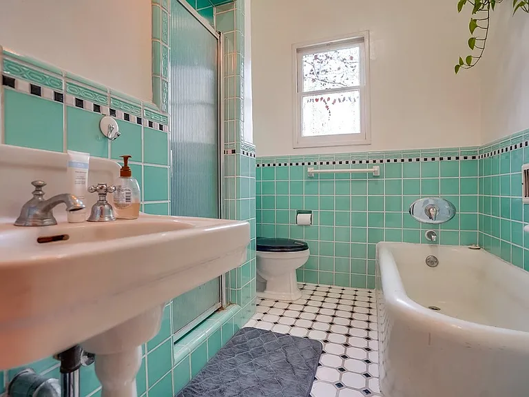 450 N Sycamore Ave #1 — Photo 18