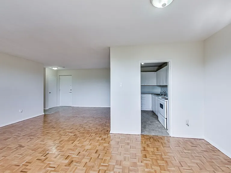 32 Clayland Dr — Photo 8