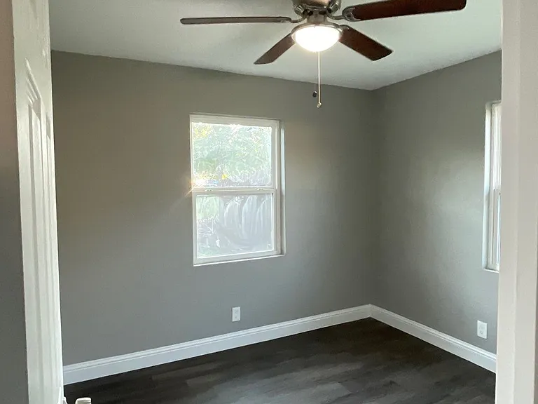 502 E Park Ave — Photo 9