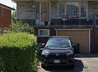 3 Lakeland Dr, Toronto, ON M9V 1M8