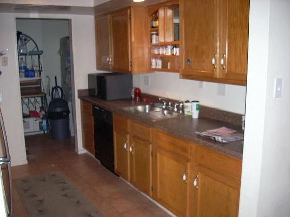 3rd image of 2718 E Winston Dr