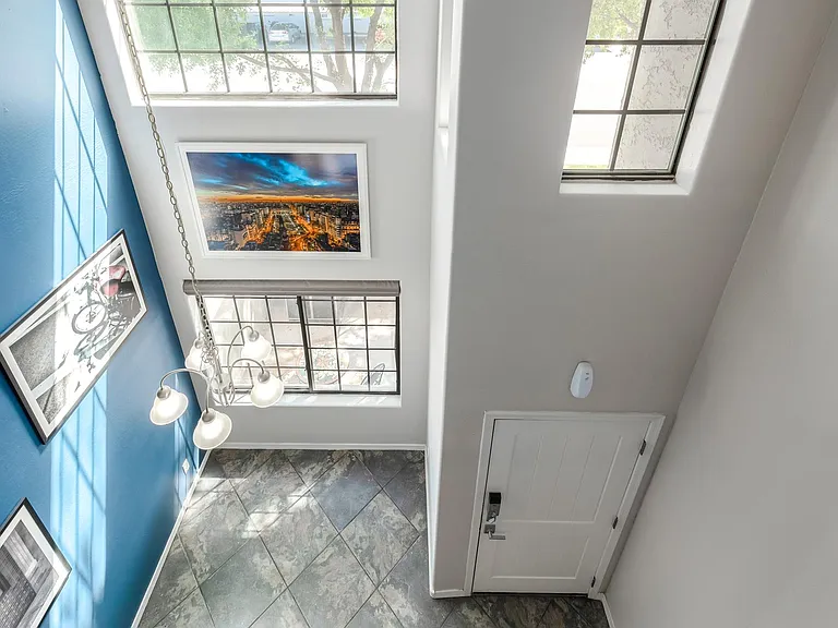 3435 E Lance Ln — Photo 12