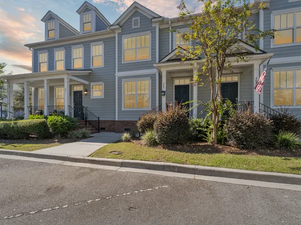 203 Lake View Dr, Pooler, GA 31322