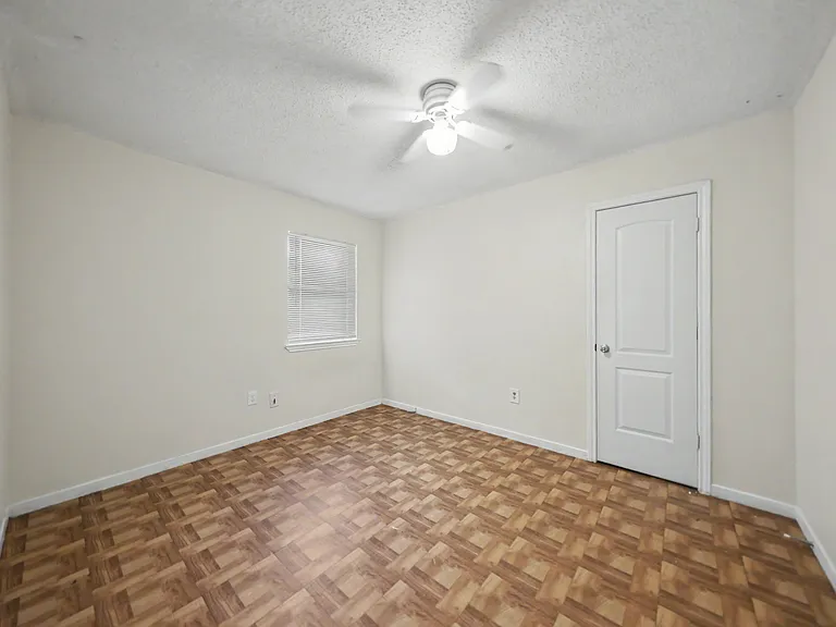 1415 Janet Ln — Photo 12