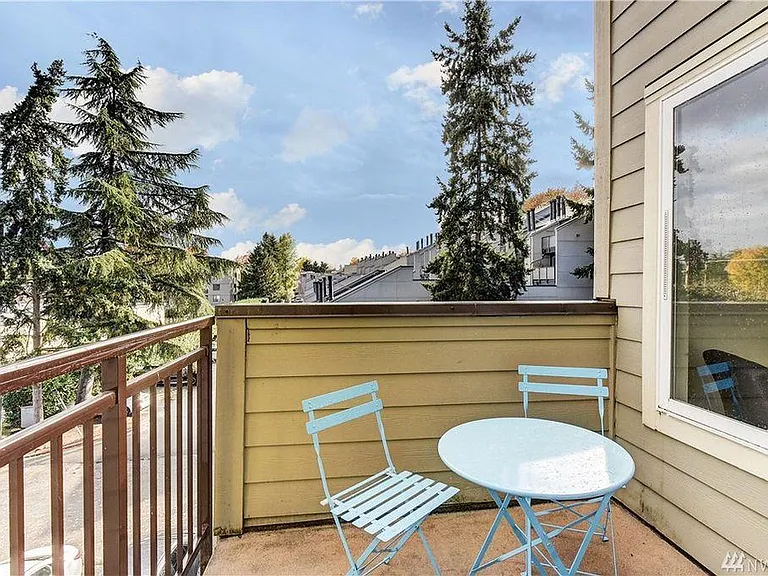 5834 NE 75th St #B301 — Photo 16