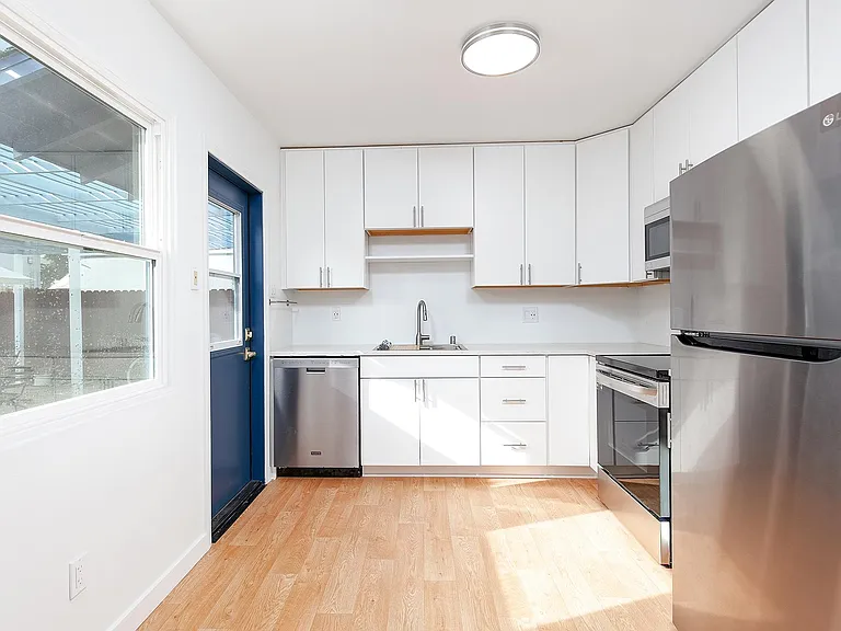 All new high-end appliances.