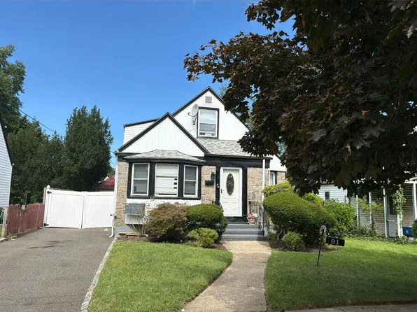 91 Acacia Ave, Hempstead, NY 11550
