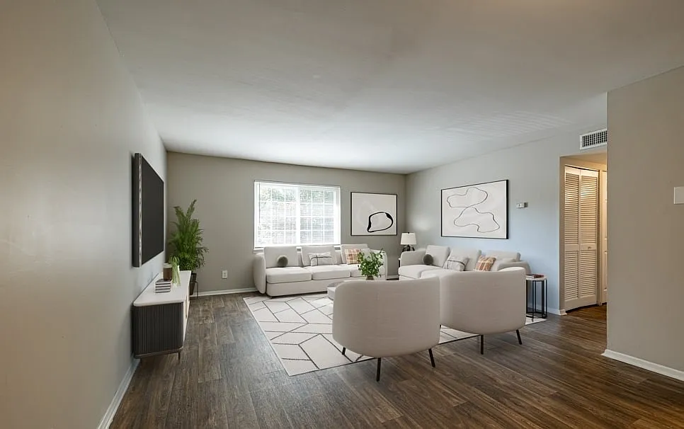 Eagle Trace Apartments — Photo 3