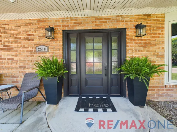 2510 Carriage Ln, Garden City, KS 67846
