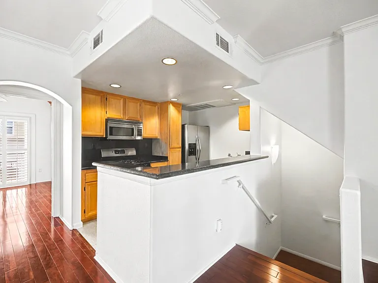 5200 Premiere Hills Cir #123 — Photo 6