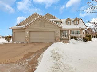 5790 Glenview Ln, Saint Cloud, MN 56303