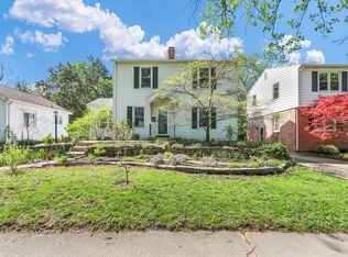 911 W Daniel St, Champaign, IL 61821