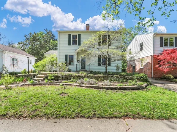 911 W Daniel St, Champaign, IL 61821
