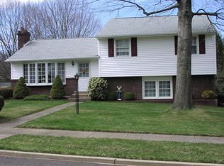 72 Sandpiper Rd, Trevose, PA 19053