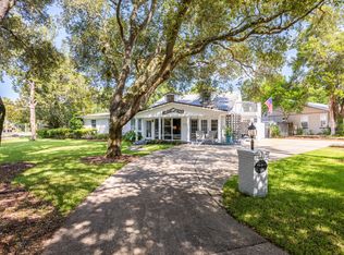 2 Bay Dr NE, Fort Walton Beach, FL 32548