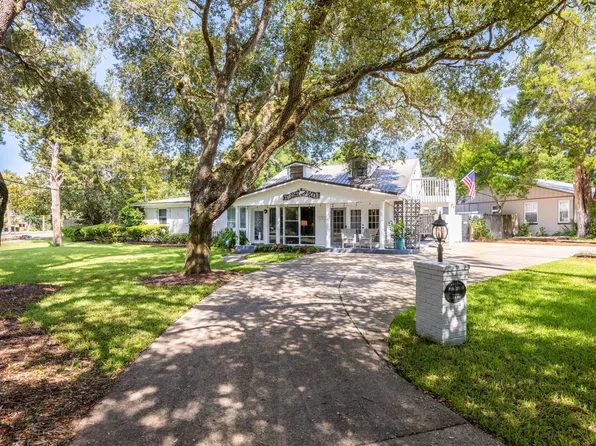 2 Bay Dr NE, Fort Walton Beach, FL 32548