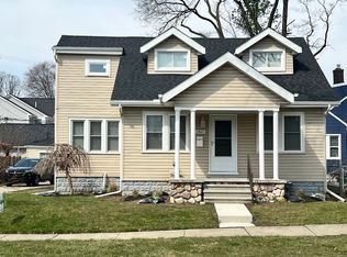 2861 Wakefield Rd, Berkley, MI 48072