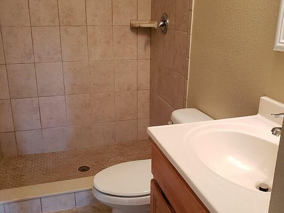 4th image of 1024 Barclay Dr