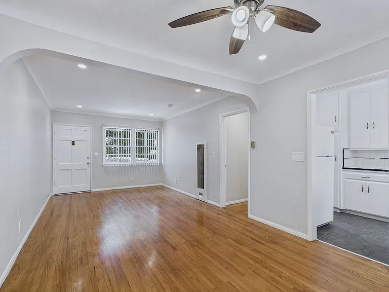 765 Temple Ave — Photo 2