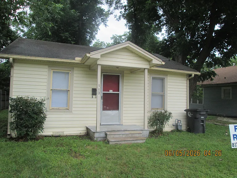 110 E Lone Star Ave — Photo 1