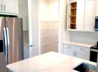 6824 Pointe Of Woods Dr, West Palm Beach, FL 33415