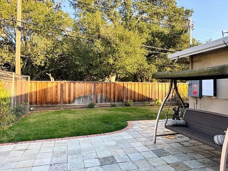 1204 Arlington Ln — Photo 14