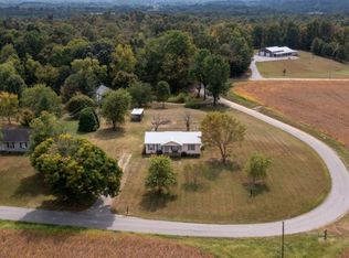 560 Gregory Rd, Westmoreland, TN 37186