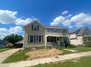1717 Iowa St #A, Oshkosh, WI 54902