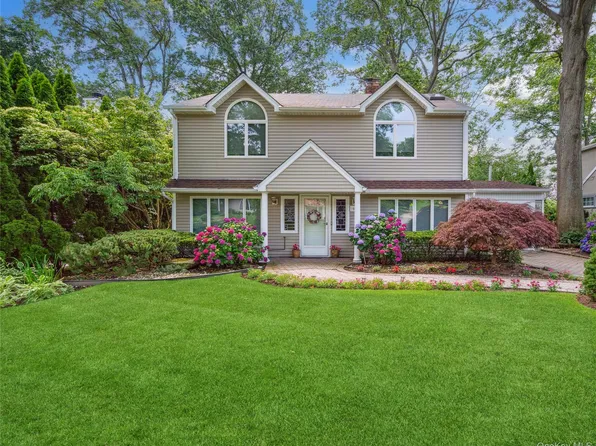 60 Wakefield Avenue, Port Washington, NY 11050