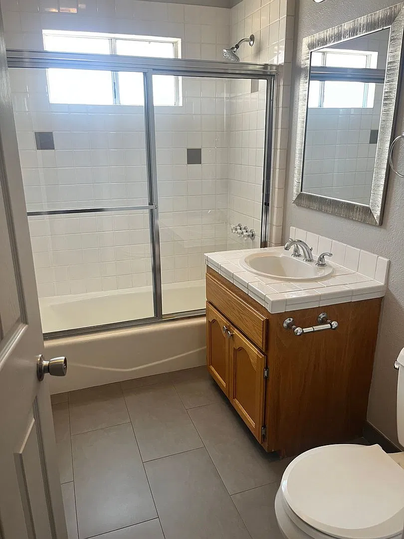 1132 S. Cardiff Avenue — Photo 4