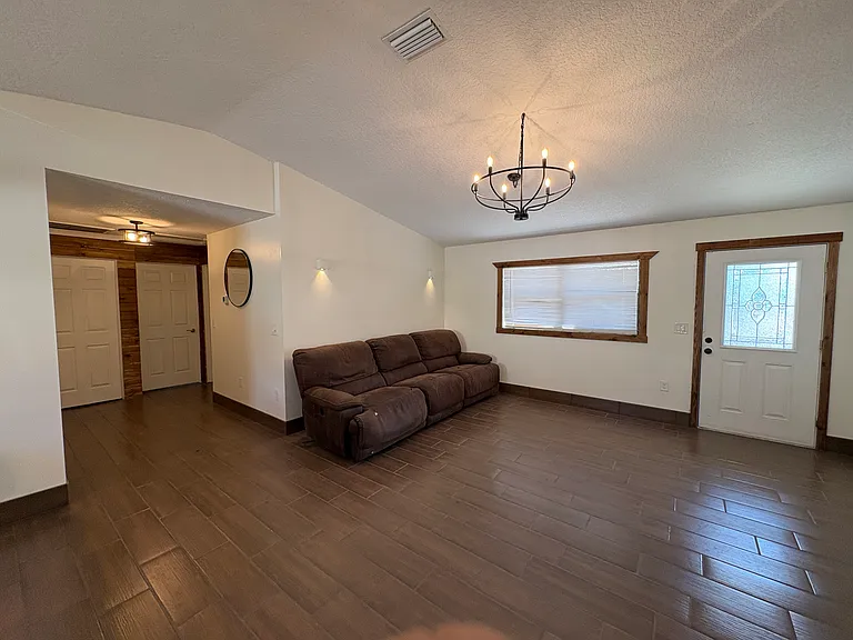 513 Greenbrough Dr — Photo 12
