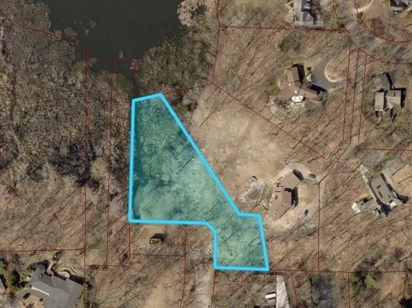 4211 Lakeside Dr, Kalamazoo, MI 49008