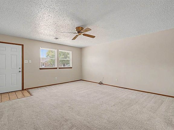 3rd image of 7927 NW Crossland Cir