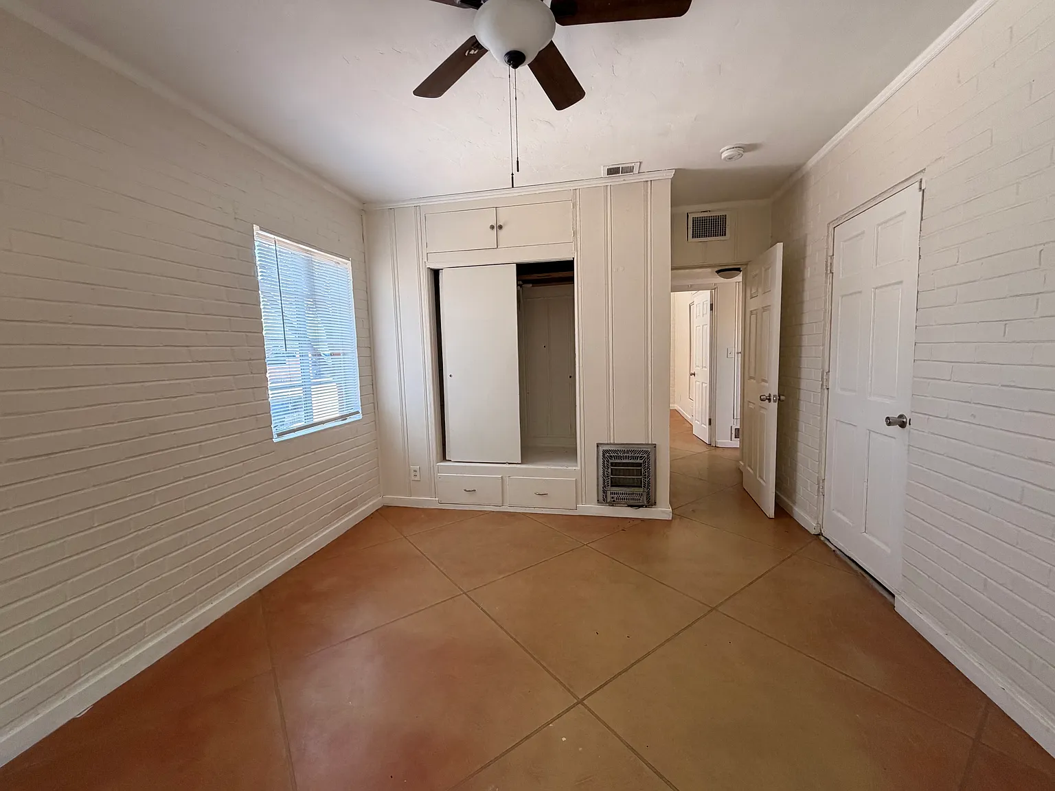 2 bed, 685 sqft, $1,595 — Photo 3