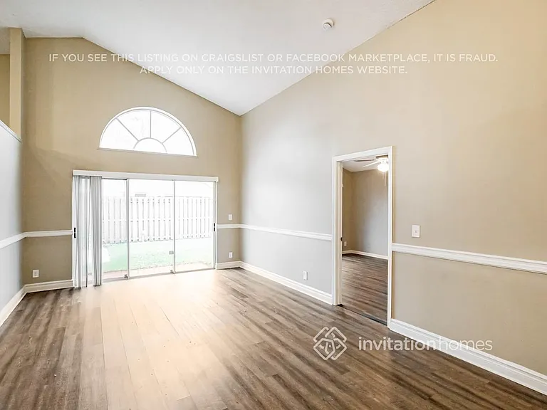 6821 NW 28th Pl — Photo 4