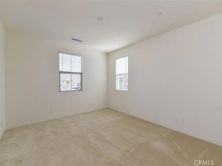 117 Halo — Photo 16