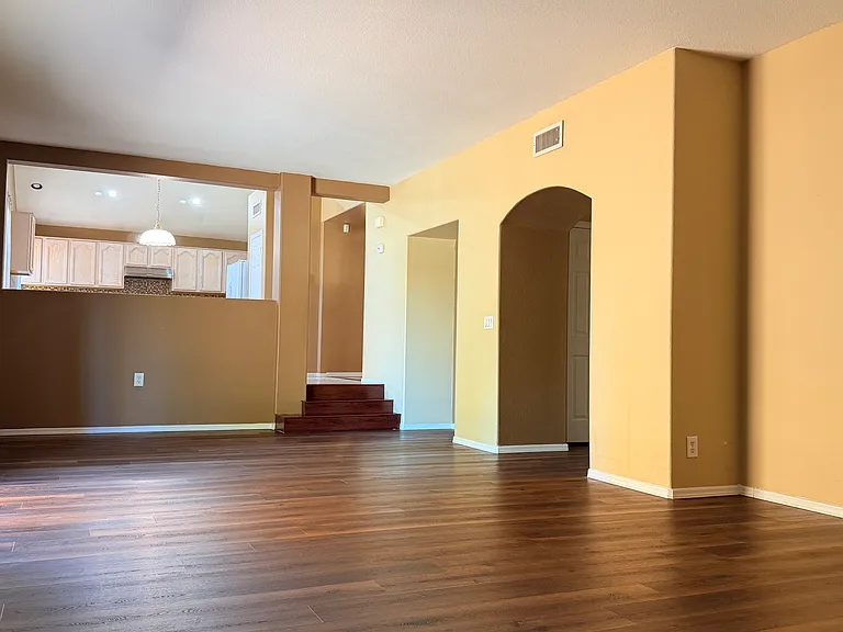 338 E Palomino Ct — Photo 8