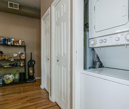 4th image of 1342 N Dean St APT 1
