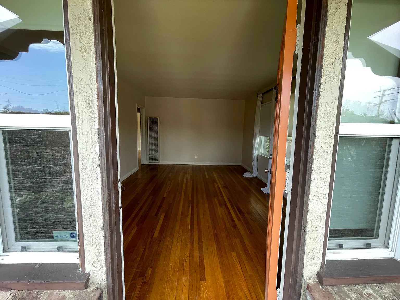 2 bed, 650 sqft, $3,550 — Photo 4