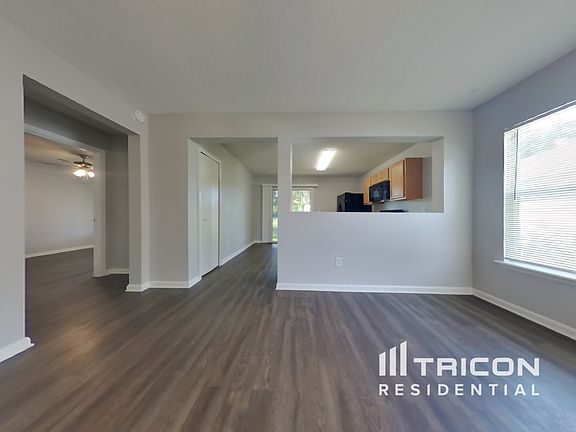 3rd image of 167 Brookfall Dr