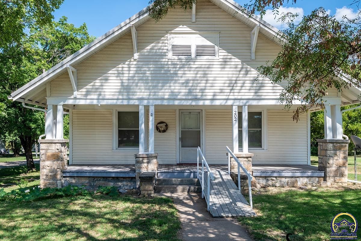 202 SE Walnut St, Melvern, KS 66510 Zillow