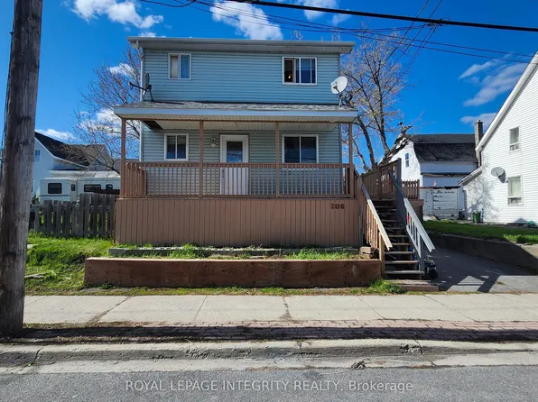 208 Prince Albert St, Cornwall, ON K6H 1J7