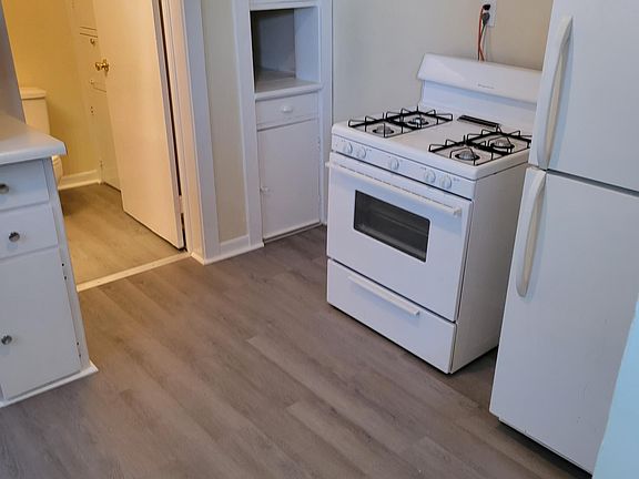 3rd image of 141 N Carrollton Ave #2E