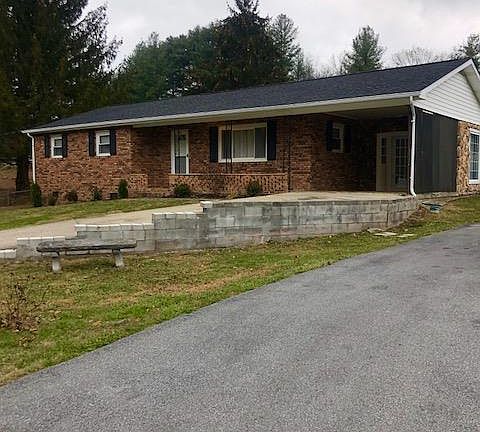 2nd image of 208 Pleasant Dr
